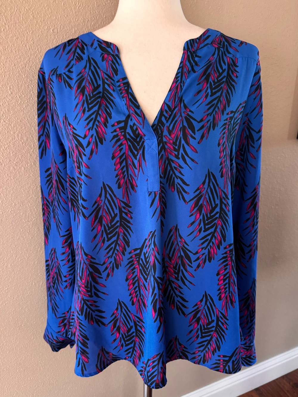 Candie's Royal Blue V-Neck Leaf Print Blouse